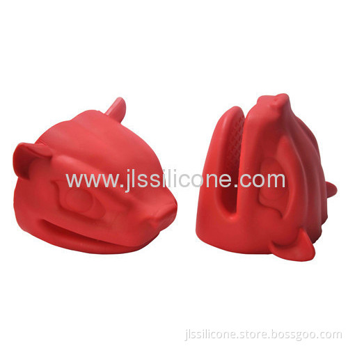 Wolf Shaped Protective Silicone Oven Mitt